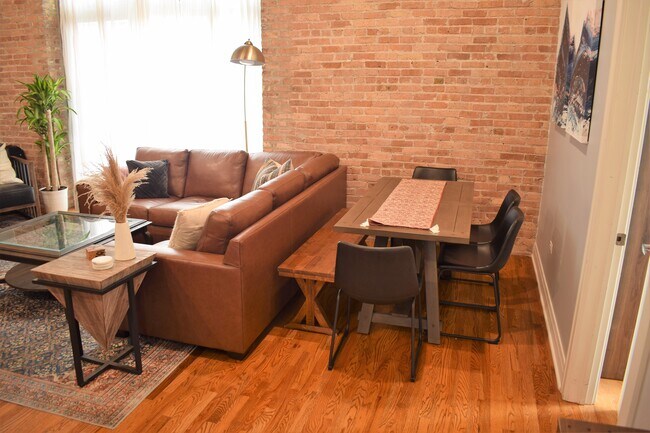 Dining area - 770 W Gladys Ave