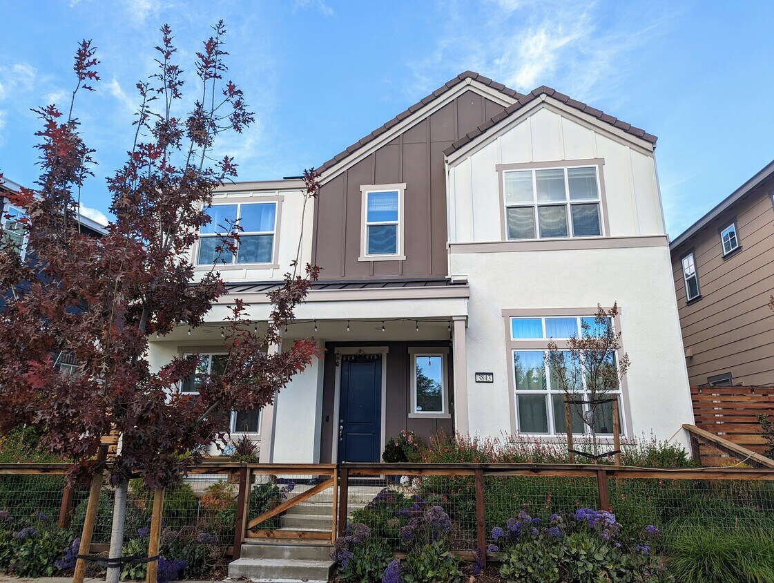 Front elevation - 3843 Nevada St