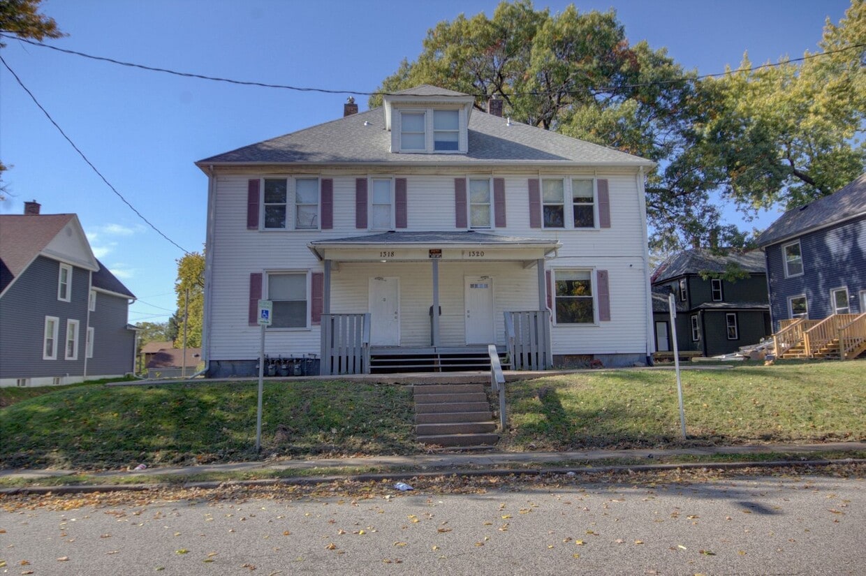 Primary Photo - Upper level unit