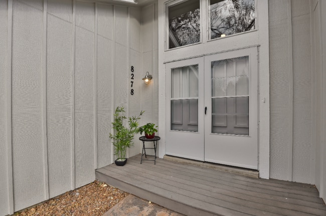 Building Photo - 8278 E Long Pl