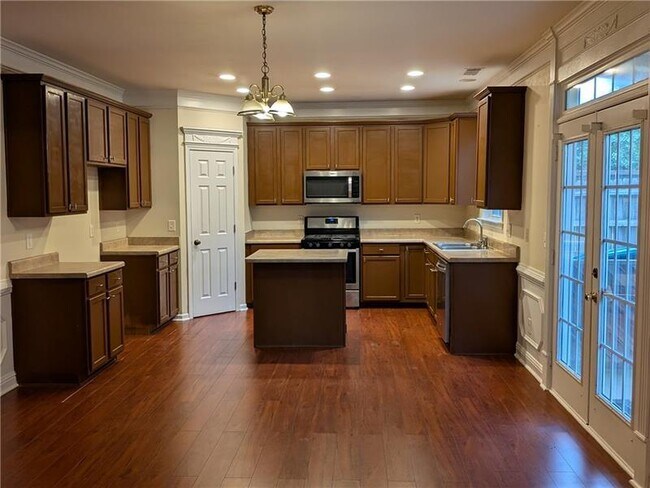 Foto del edificio - 735 Briarhurst Ct