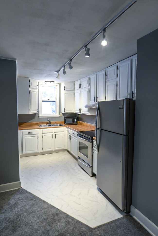 Remodeled Kitchen - 2800 S 32nd Ave