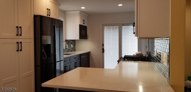 Building Photo - 374 E Midland Ave