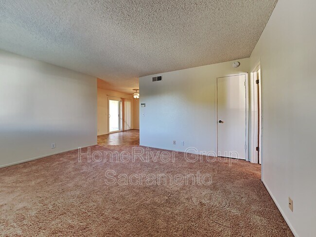 Building Photo - 88 Del Vista Cir