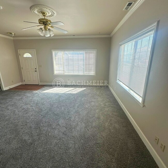 Building Photo - 9th St Duplex
