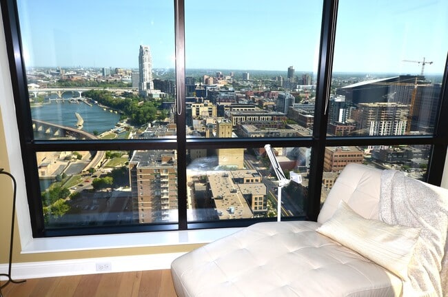 Living Views over Mississippi - 100 3rd Ave S