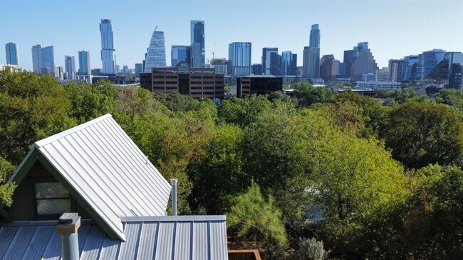 Building Photo - 709 Bouldin Ave