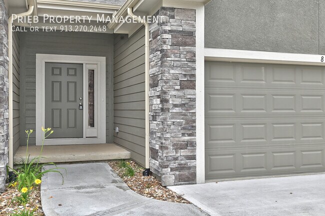 Foto del edificio - Reserve Townhome - Available May 17th
