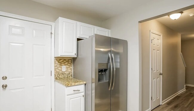 Foto del edificio - 4037 Griffis Glen Dr