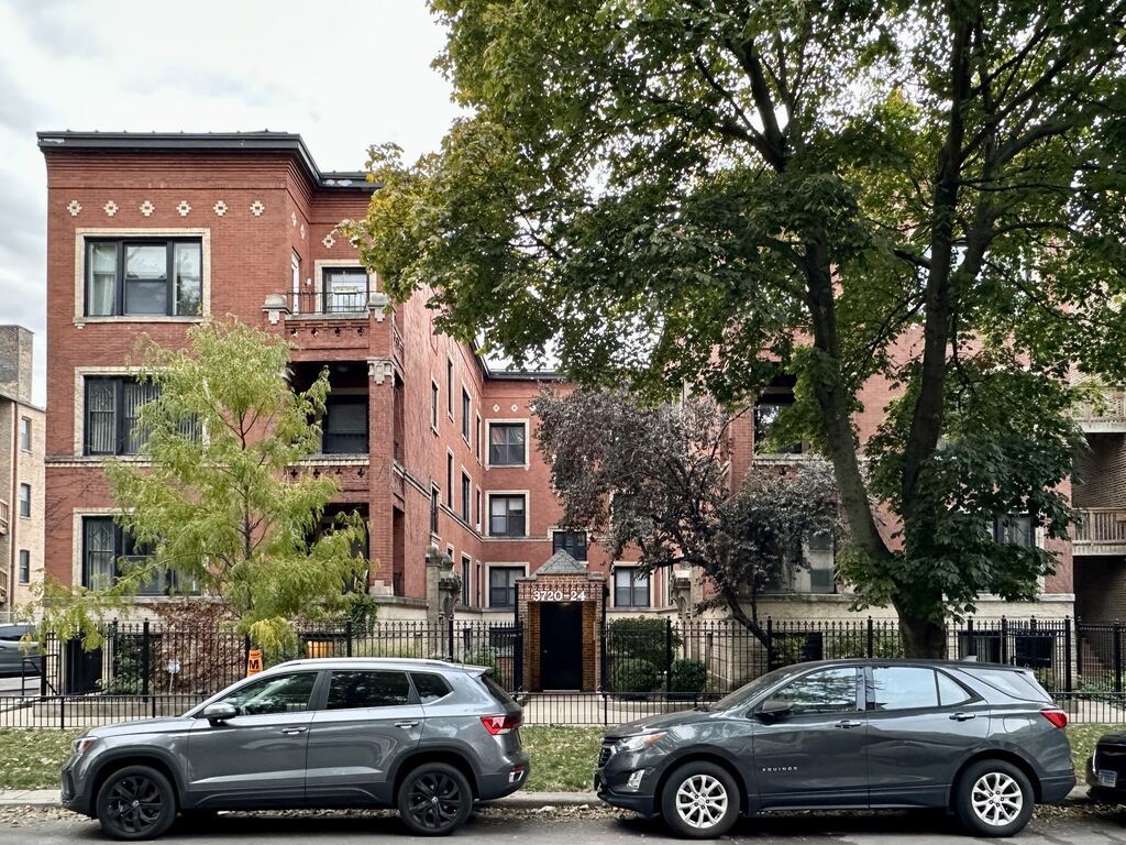 Foto principal - 3722 N Sheffield Ave