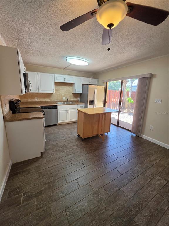 Building Photo - 3824 Saxon Dr