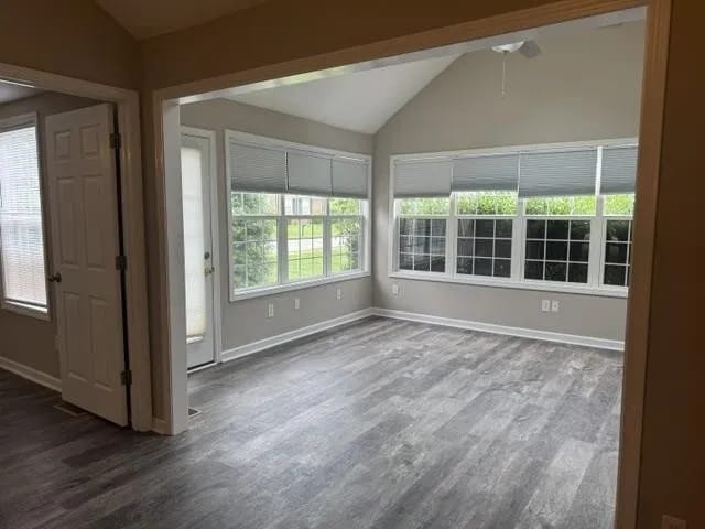 Foto del edificio - 978 Riverbend St