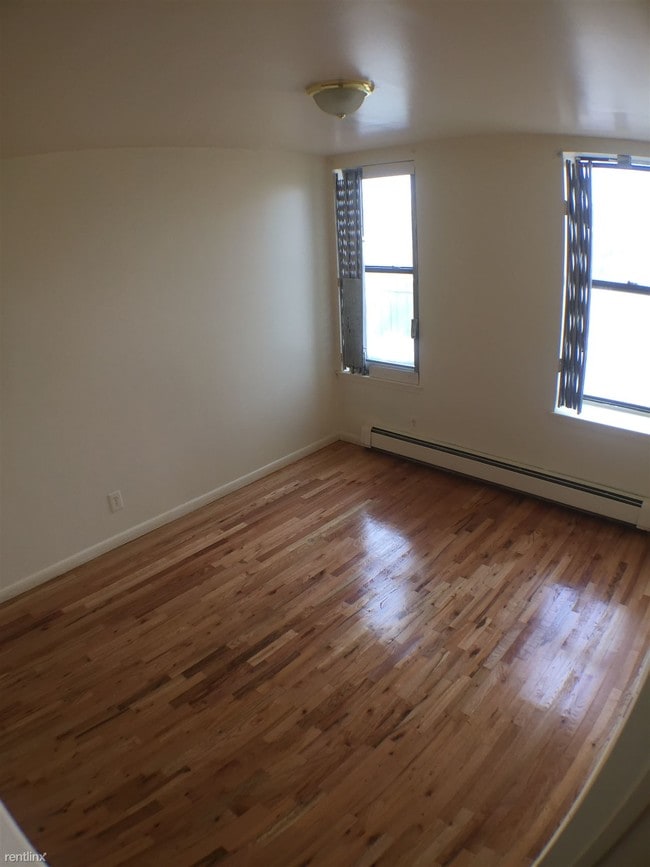 Building Photo - 506 Tinton Ave