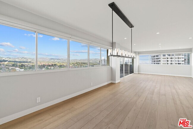 Foto del edificio - 10701 Wilshire Blvd