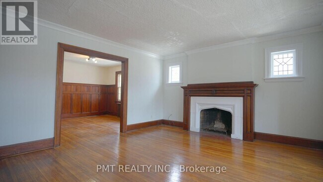 Building Photo - 1082 Avenue Rd