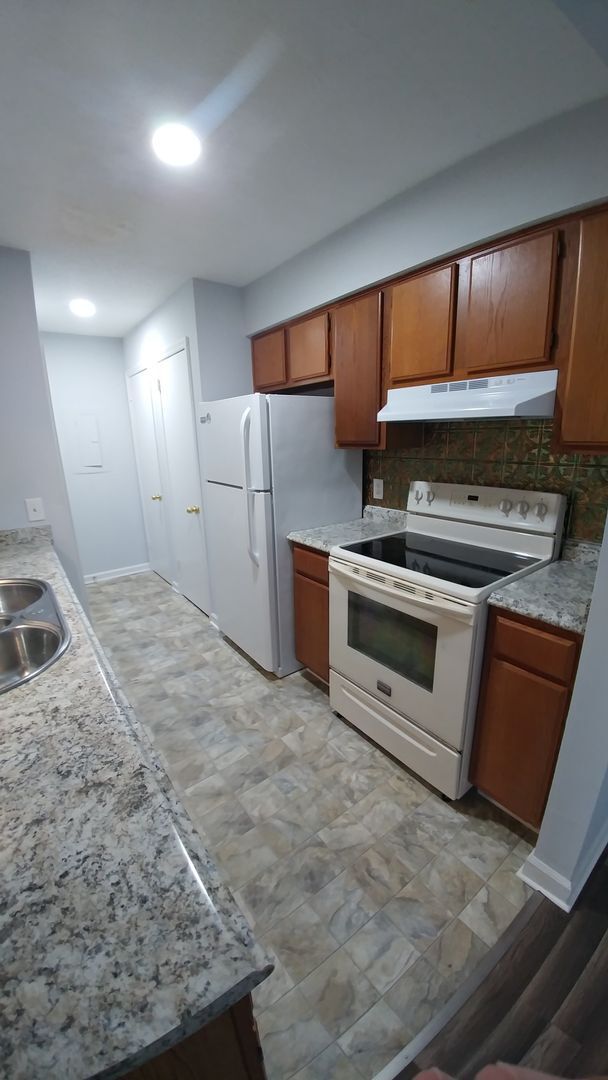 Foto del edificio - Updated 2BR Hermitage Condo – Fresh Upgrades & Great Location