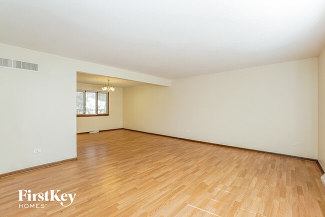 Building Photo - 5252 Arquilla Dr