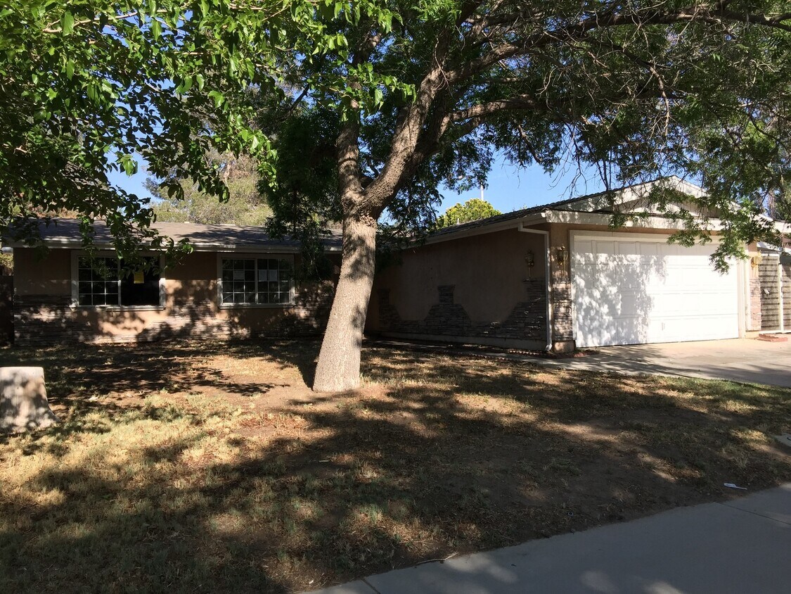 44122 Raysack Ave, Lancaster, CA 93535 House Rental in Lancaster, CA