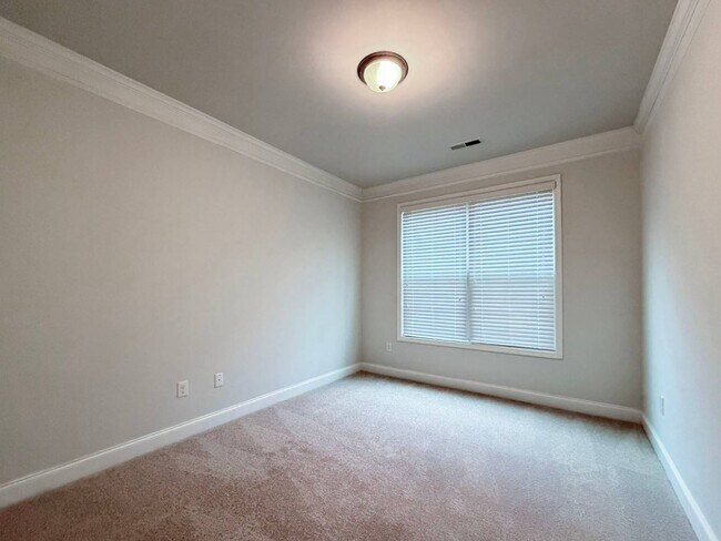 Building Photo - 7336 Birchshire Dr