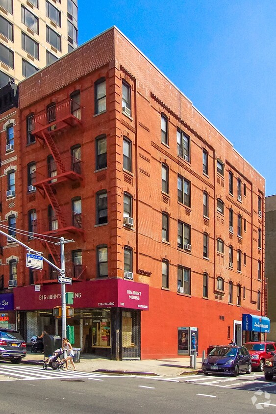 Primary Photo - 401 E 83rd St