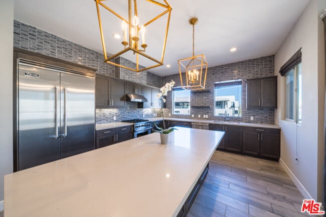 Building Photo - 5837 Village Dr