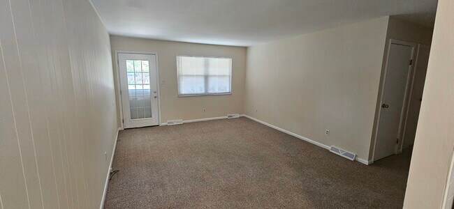 living room - 920 Southline Dr