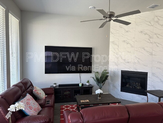 Building Photo - 2222 McMullin Dr