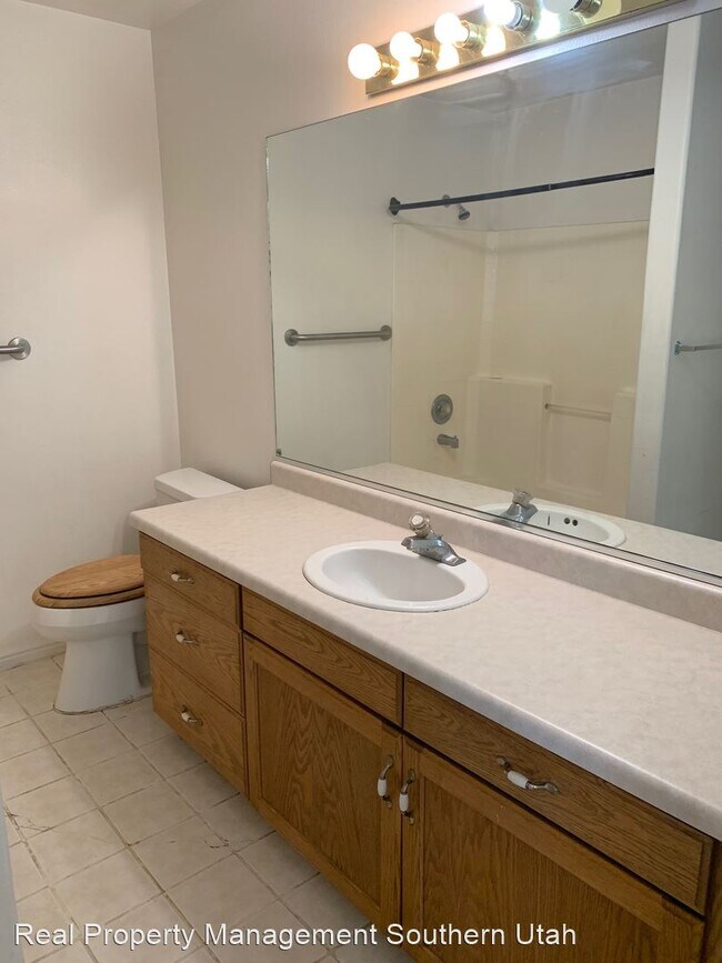 Building Photo - 3 br, 2 bath House - 497 Scenic Dr