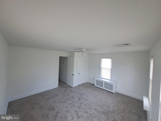 Foto del edificio - 129 Bellevue Ave