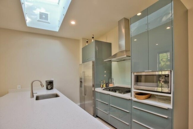Building Photo - 1 bedroom in San Francisco CA 94114