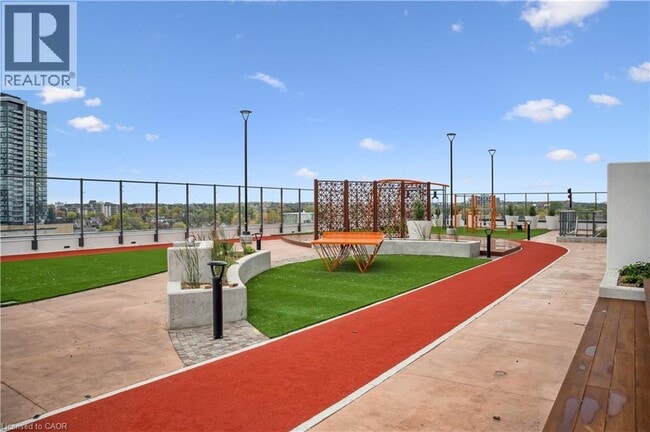 Building Photo - 25 Wellington St S