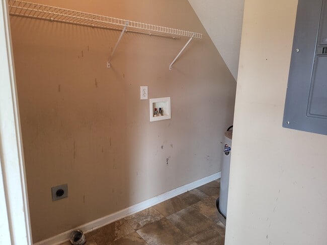 bedroom - 330 Mcpherson St