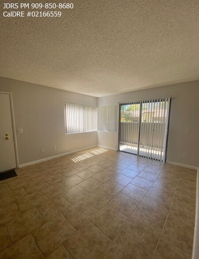 Foto del edificio - Diamond Bar 2 Bedroom Condo