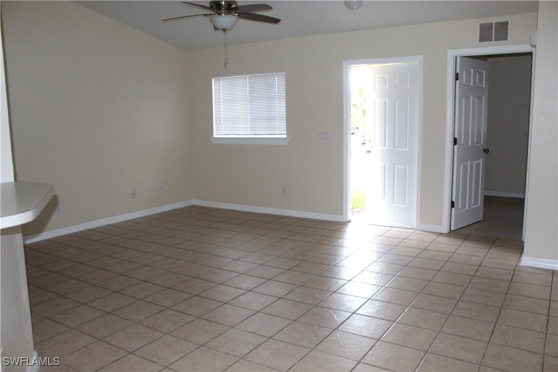 Foto principal - 726 Hightower Ave S