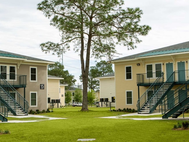 Building Photo - 14600 Dwyer Blvd