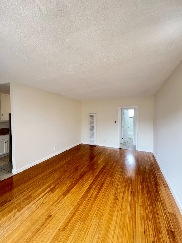 Foto del edificio - 2637 S Centinela Ave
