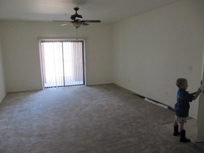 Foto del edificio - Stadium Condos