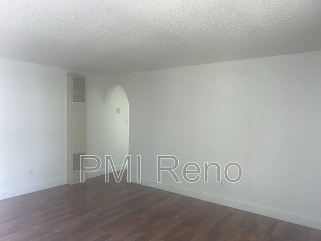 Foto del edificio - 1416 N Edmonds Dr