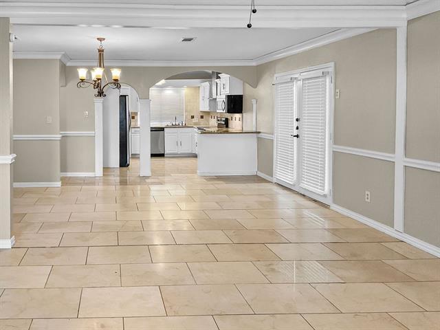Building Photo - 5906 Lakey Dr
