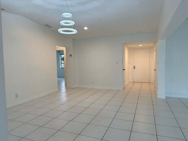 Foto del edificio - 15729 Bottlebrush Cir