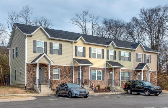 Building Photo - 2043 Pinecrest Dr