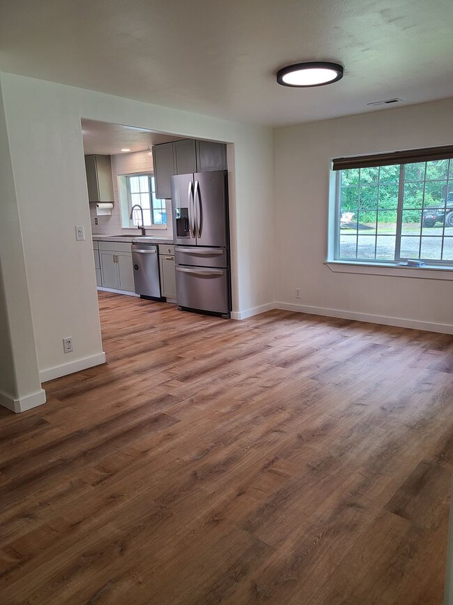 Building Photo - Beautiful Country Home in North Hayden wit...