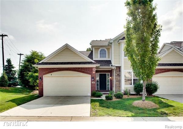 Primary Photo - 1807 Maple Park Dr E