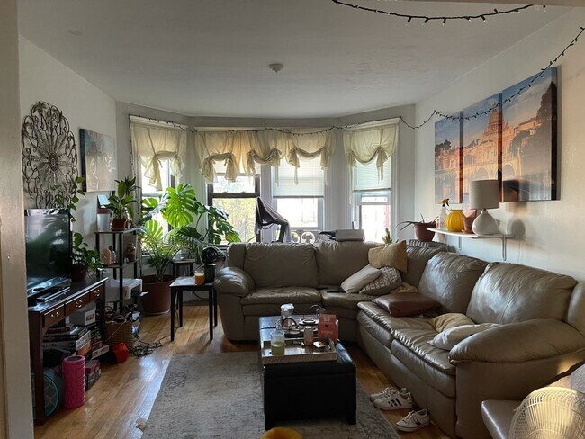 Foto del edificio - 1343 Commonwealth Ave