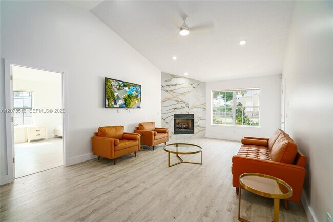 Foto del edificio - 319 S Vestavia St