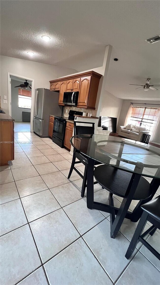 Building Photo - 581 SW Banks Terrace