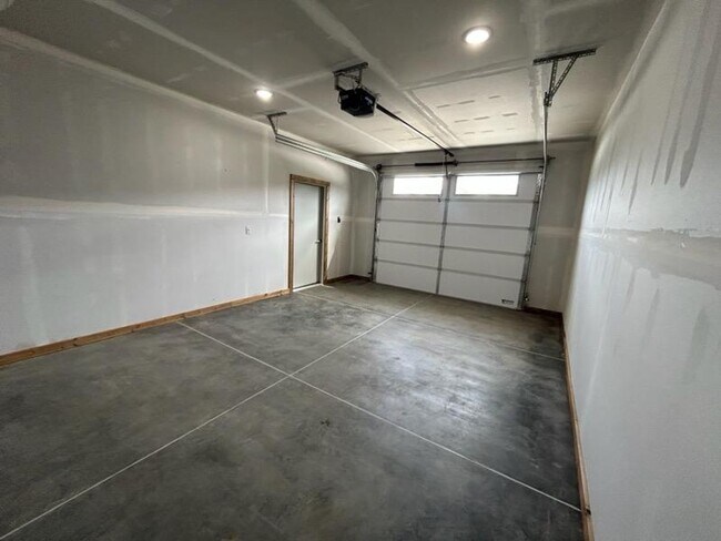 Foto del edificio - Beautiful newly built 3 bed 2 bath home