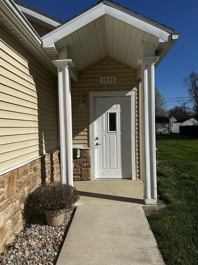 1414 W Mulberry St, Kokomo, IN 46901 Townhome Rentals in Kokomo IN