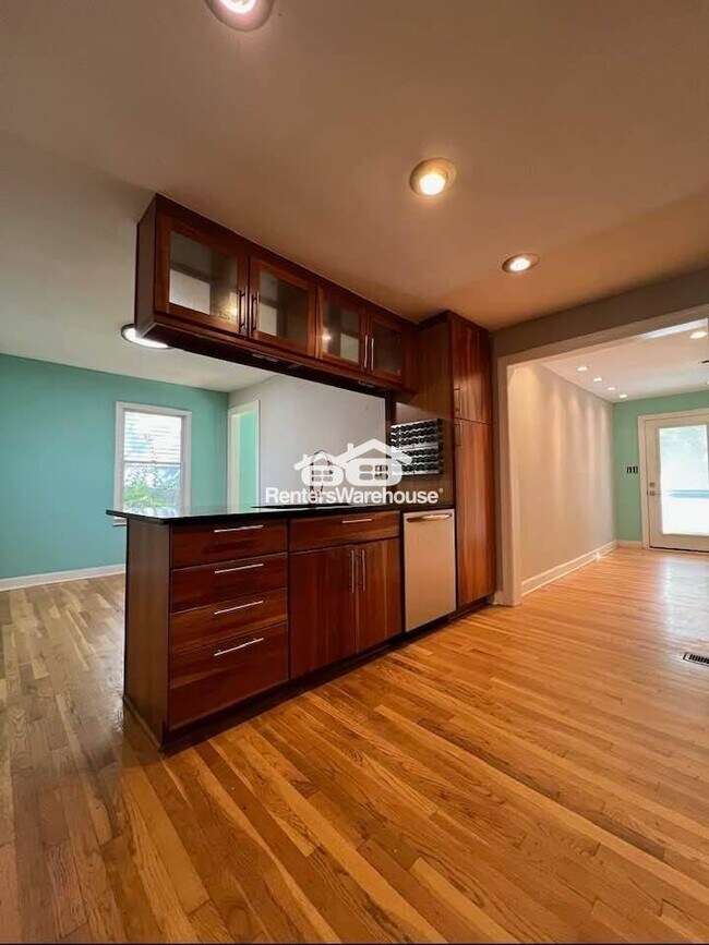 Building Photo - 1704 Belle Isle Cir NE