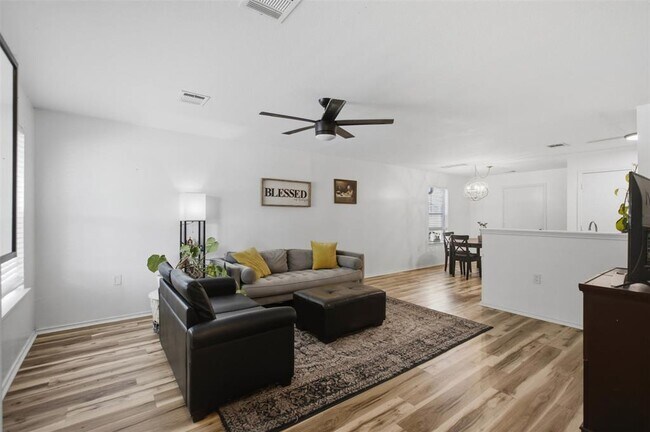 Building Photo - 13132 Briarcreek Loop